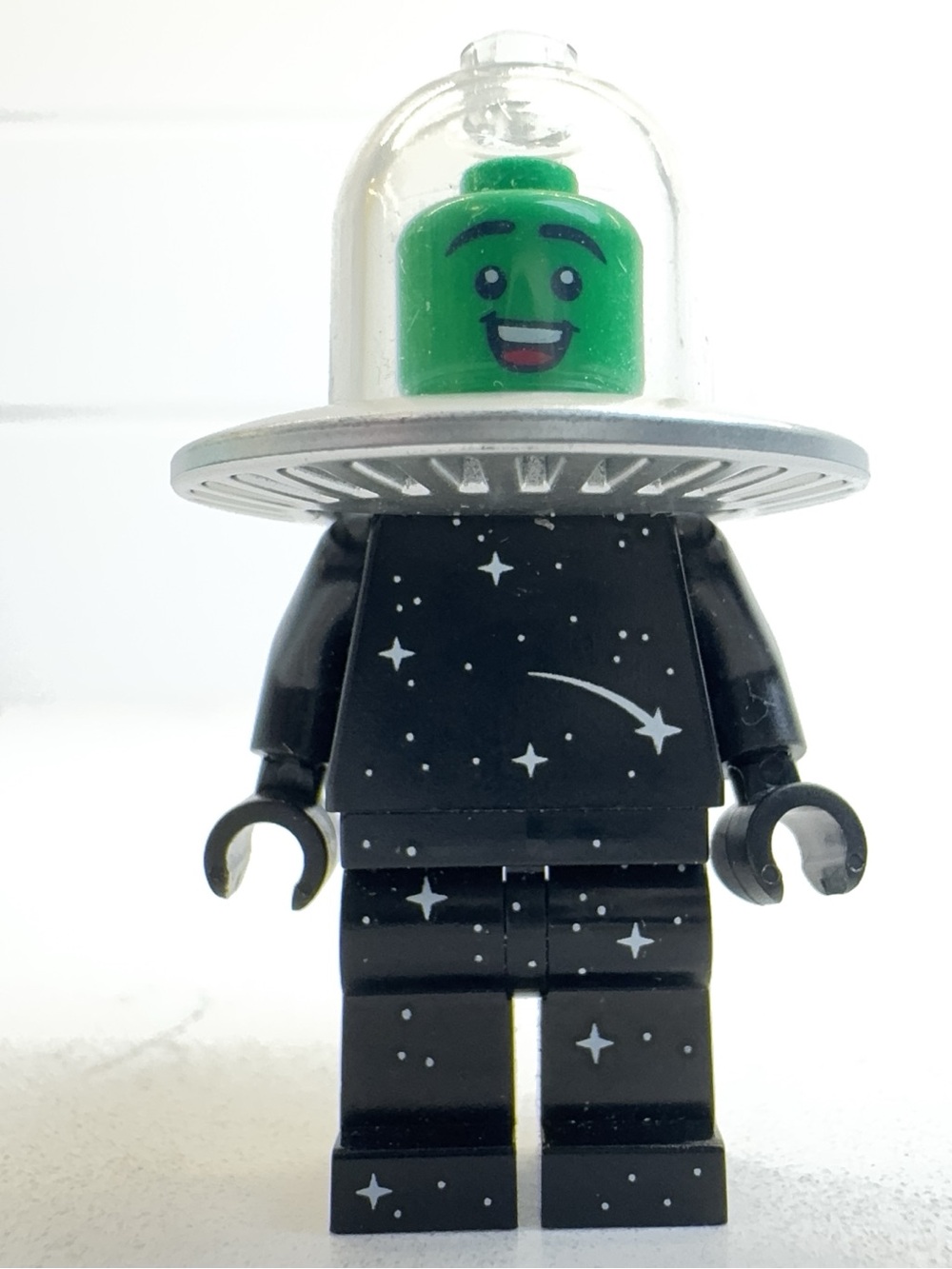 Lego Minifig - CMF Series 26 - Flying Saucer Costume Fan